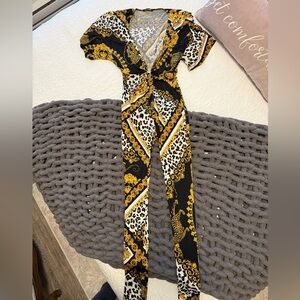 Fashion Nova-Acting brand new jumpsuit